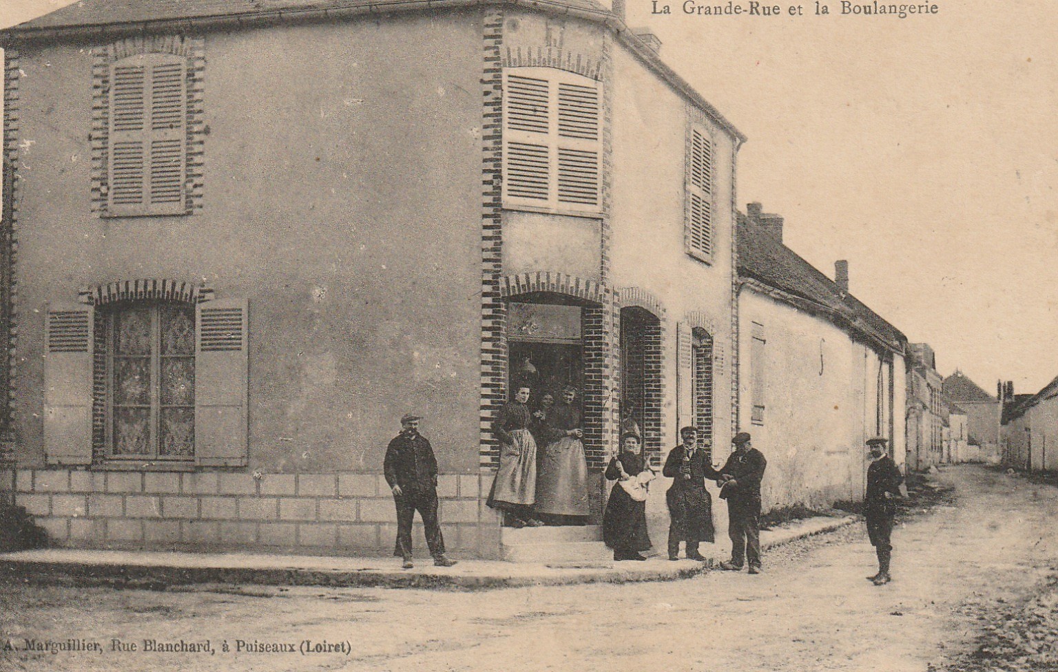 77 AMPONVILLE. Animation devant la Boulangerie sur la Grande-Rue 1913