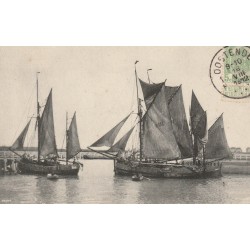Belgique OSTENDE. Barques partant pour la Pêche 1912