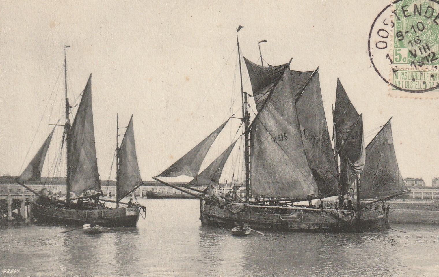 Belgique OSTENDE. Barques partant pour la Pêche 1912