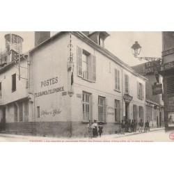 10 TROYES. Hôtel des Postes face au Tabac Buvette 1920