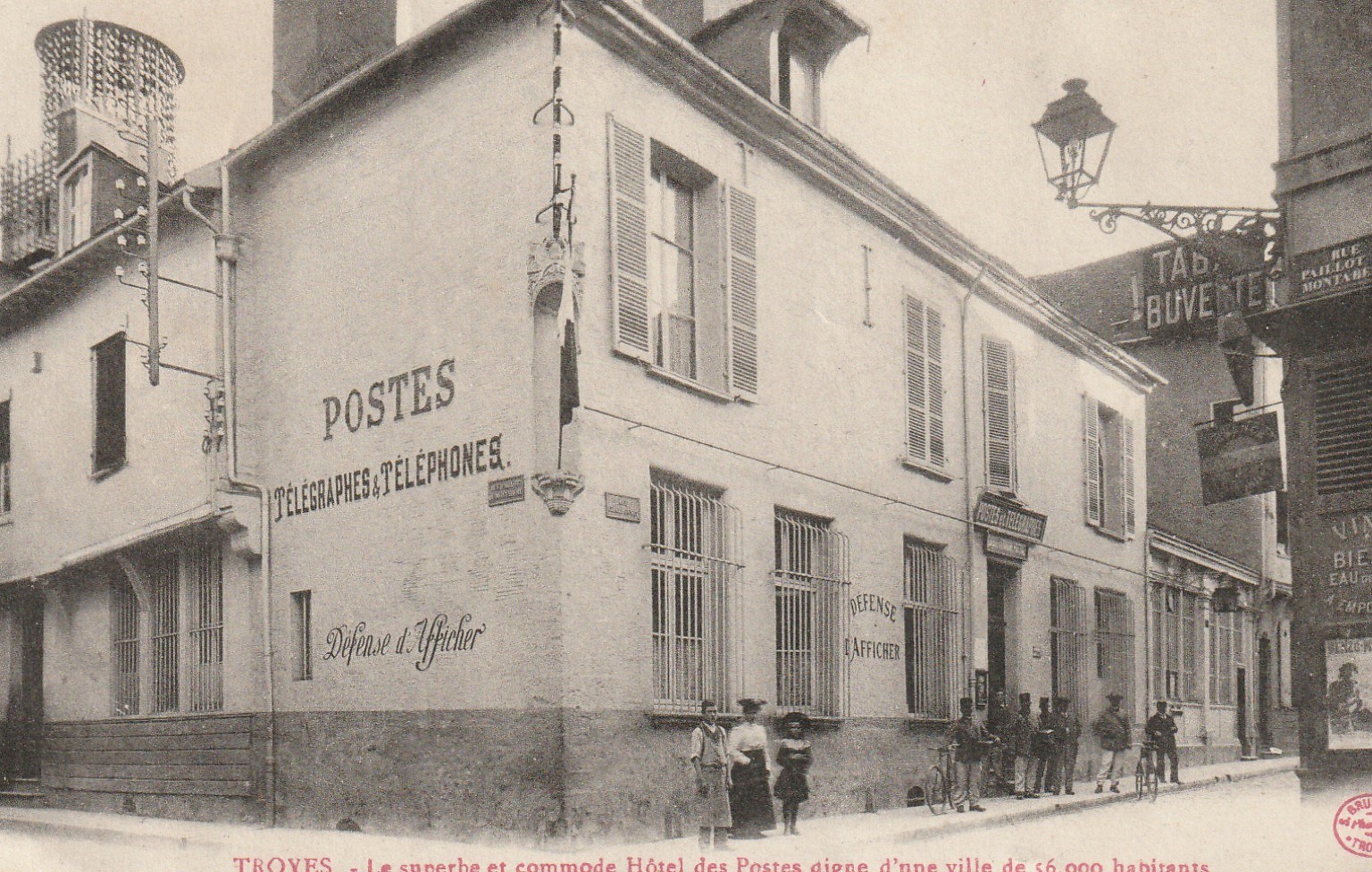 10 TROYES. Hôtel des Postes face au Tabac Buvette 1920