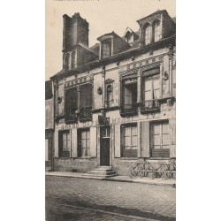 45 SULLY-SUR-LOIRE. Grand Café Henri IV