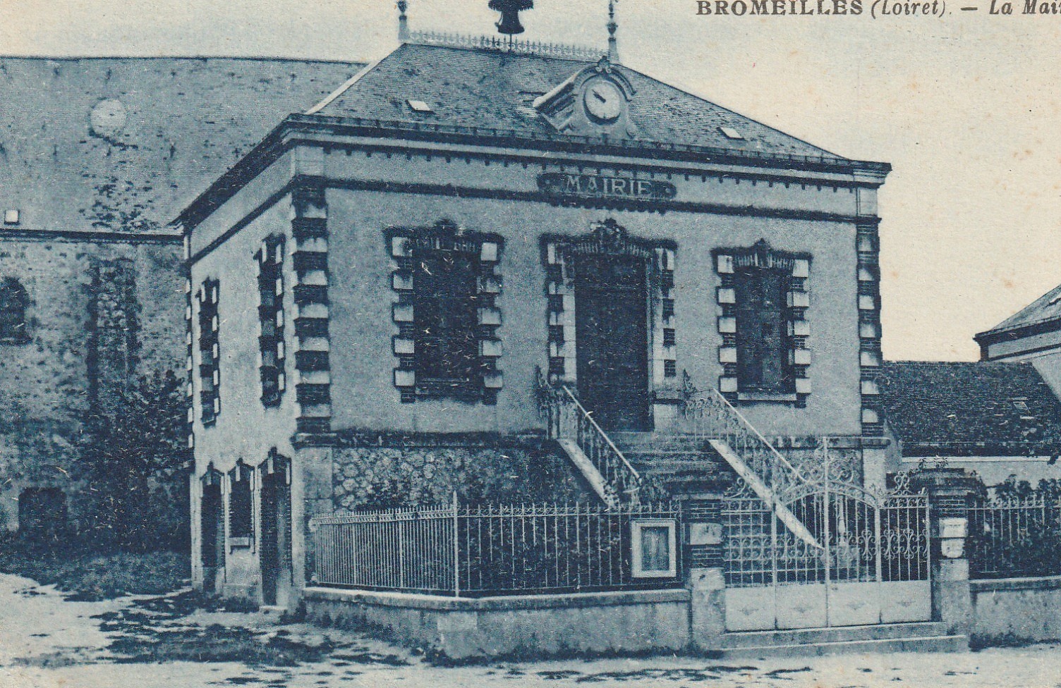 45 BROMEILLES. La Mairie