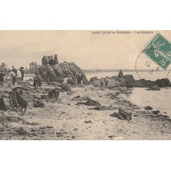 50 SAINT-JEAN-LE-THOMAS. Les Rochers belle animation 1913