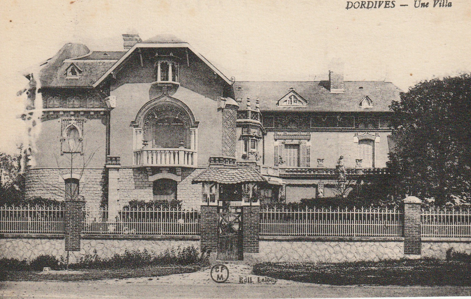 45 DORDIVES. Une Villa 1928