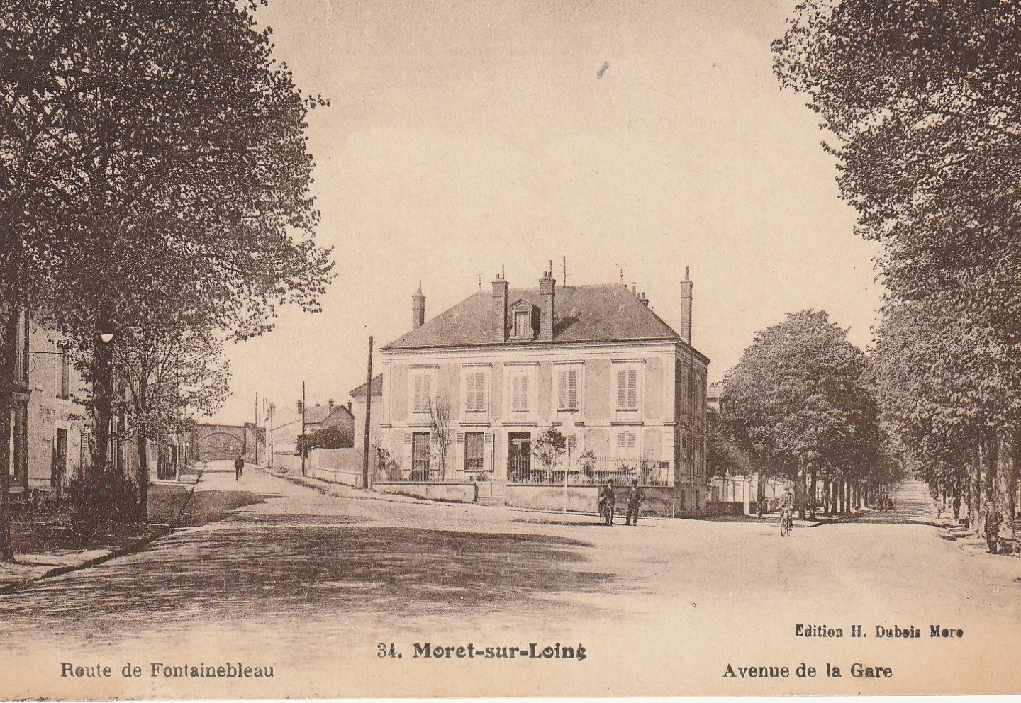 77 MORET-SUR-LOING. Avenue de la Gare Route de Fontainebleau