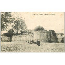 carte postale ancienne 22 GUINGAMP. Château de Françoise d'Amboise 1914