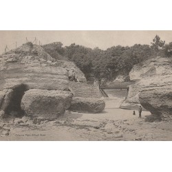 17 AU BUREAU environs de Royan. Pont de la Corniche petite animation