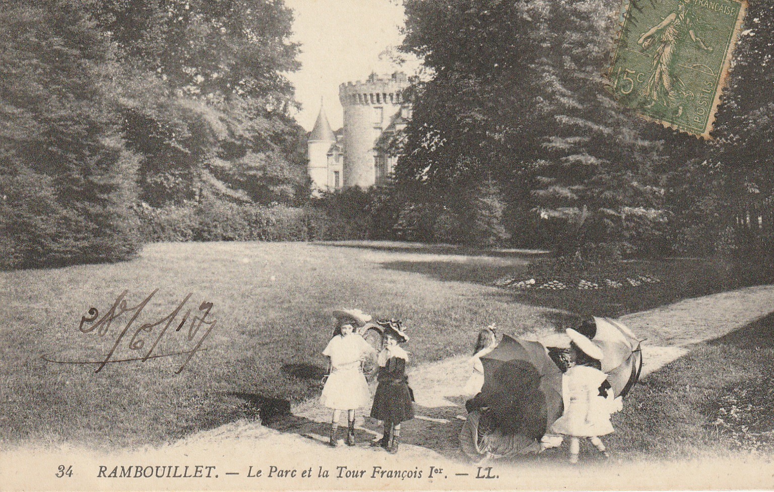 78 RAMBOUILLET. Le Parc et la Tour François Ier, enfants avec ombrelles 1917