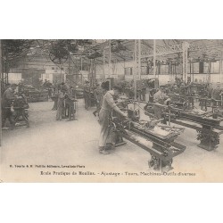 03 MOULINS. Ecole Pratique. Ajustage Tours Machines Outils diverses