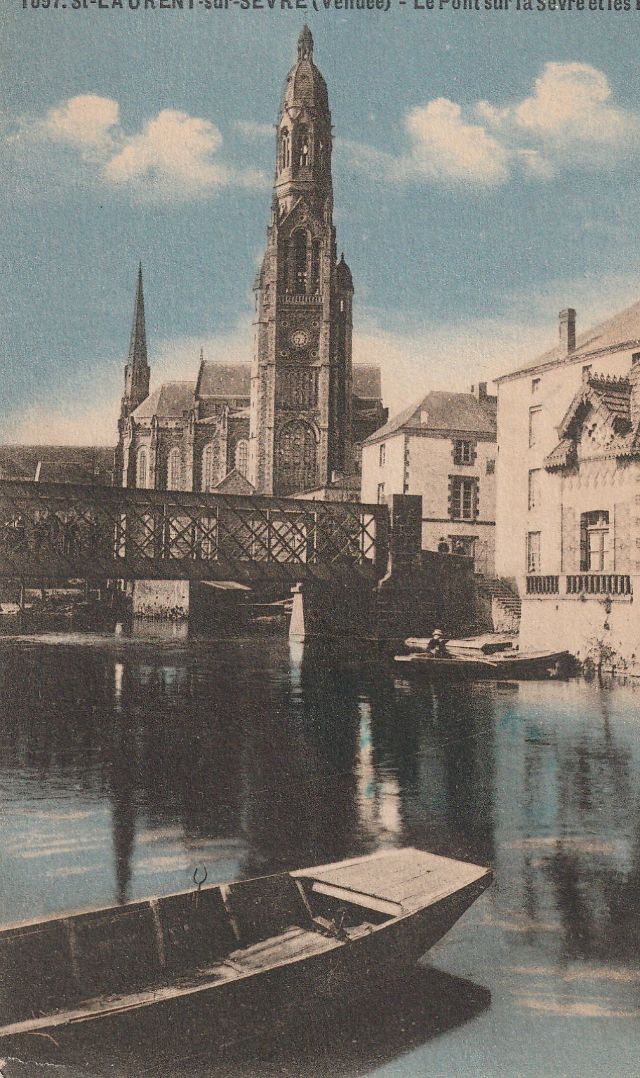 85 SAINT-LAURENT-SUR-SEVRE. Le Pont et les Eglises