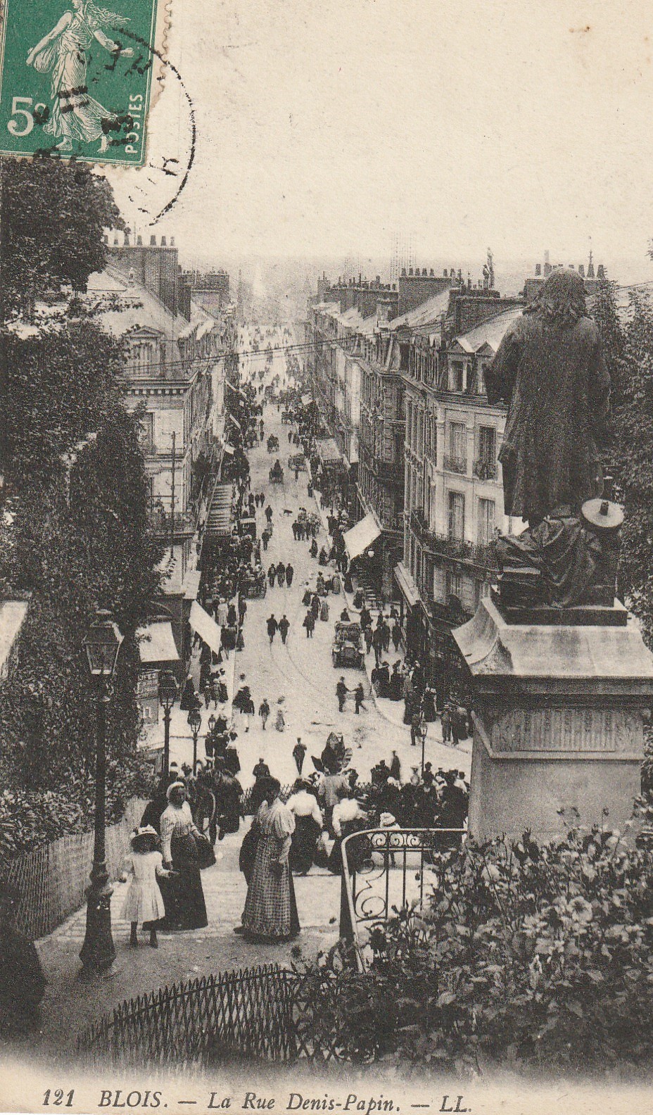 41 BLOIS. La rue Denis Papin superbement animée 1913