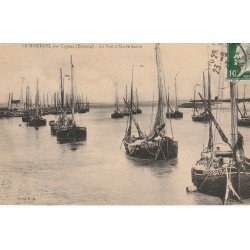 80 LE HOURDEL. Le Port à Marée basse avec barques de Pêcheurs 1923