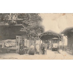 93 LE RAINCY. Départ du Tramway de Montfermeil et vendeuse de cartes postales 1907