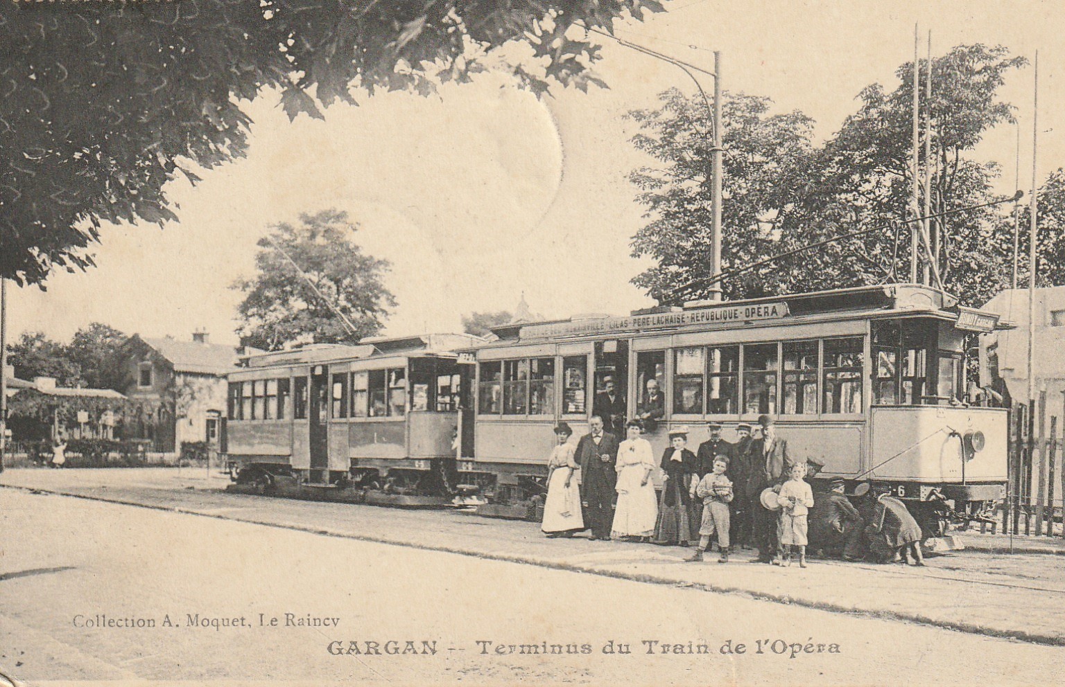 93 LIVRY GARGAN. Terminus du Train de l'Opéra 1908 belle animation