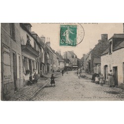 50 SAINT-SAUVEUR-LE-VICOMTE. Le bas du Bourg