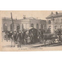 72 LE MANS. Cireur de chaussures et Porteur attelage âne aux abords de la Gare 1903