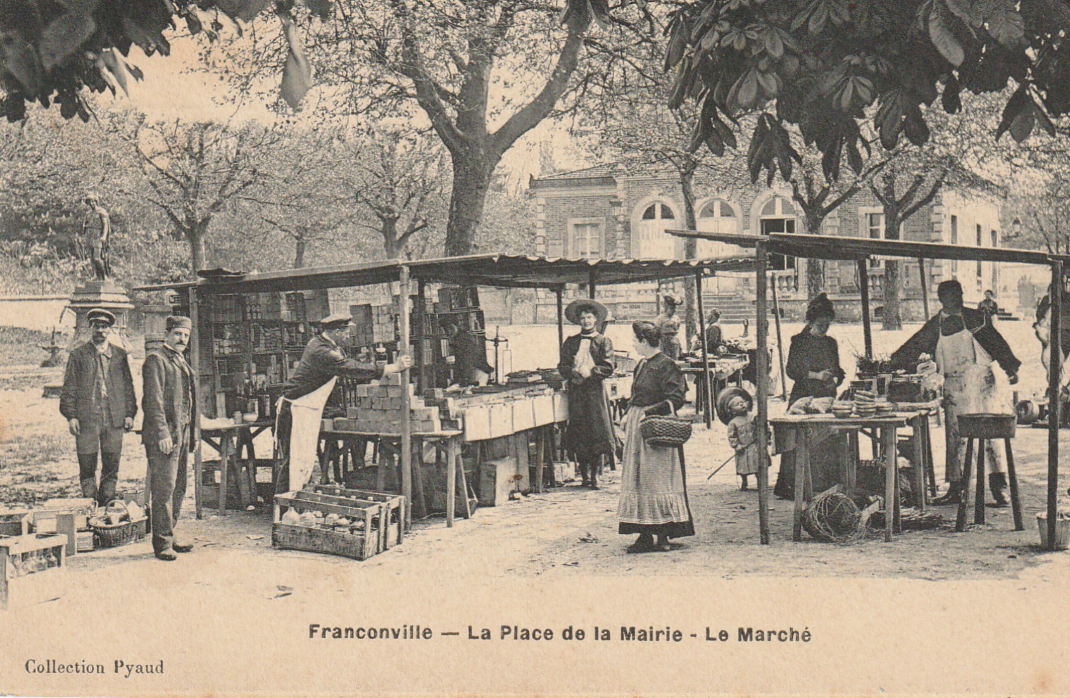 95 FRANCONVILLE. LE Marché Place de la Mairie