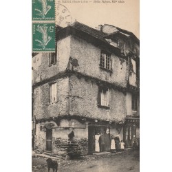 43 BLESLE. Vieille Maison et la Boucherie vers 1920