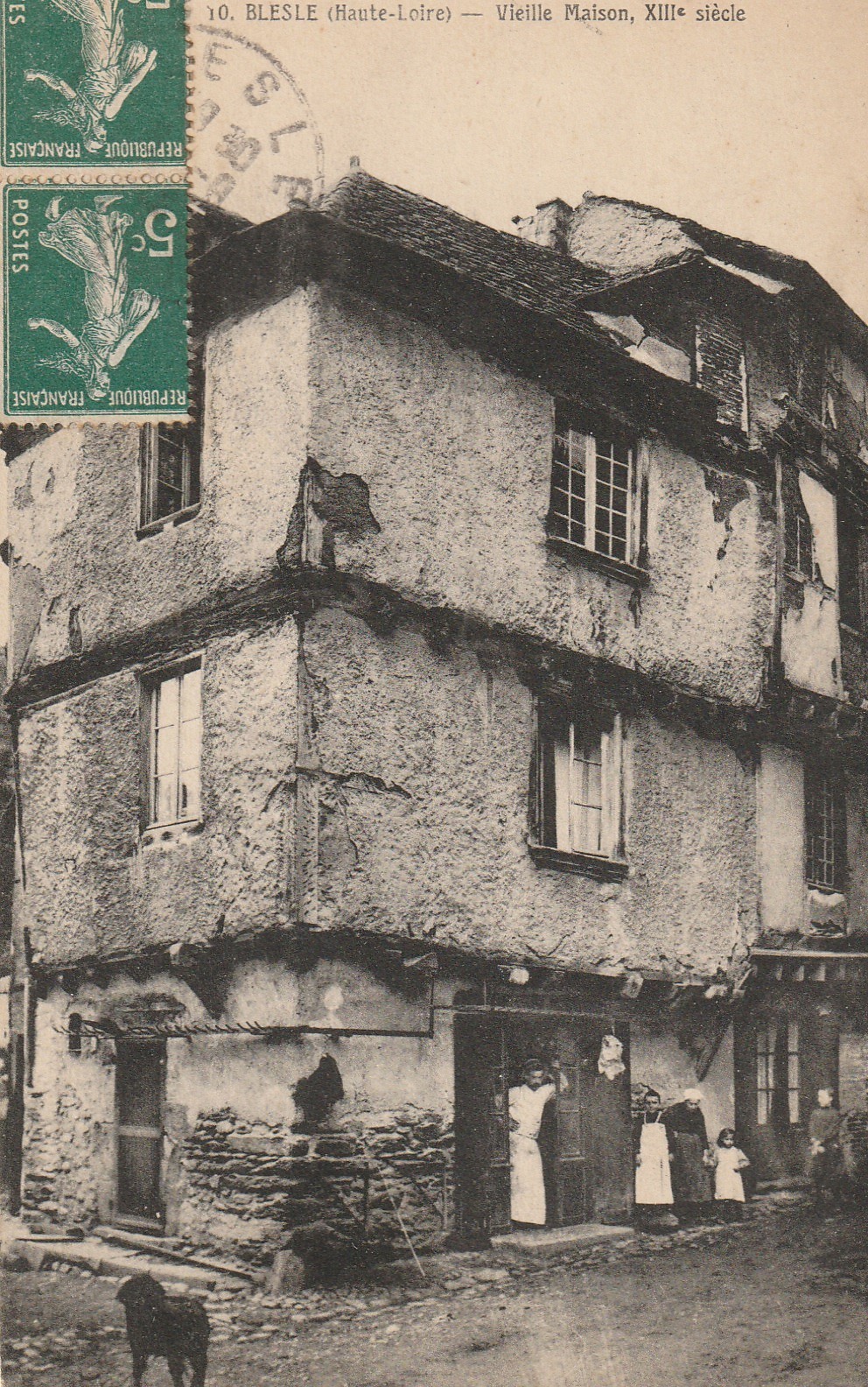 43 BLESLE. Vieille Maison et la Boucherie vers 1920
