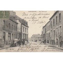 22 MERDRIGNAC. Voiture ancienne devant Hôtel des Voyageurs Rue Nationale 1918