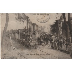 Belgique. Train militaire belge quittant Anvers et cavaliers au Passage à niveau 1915