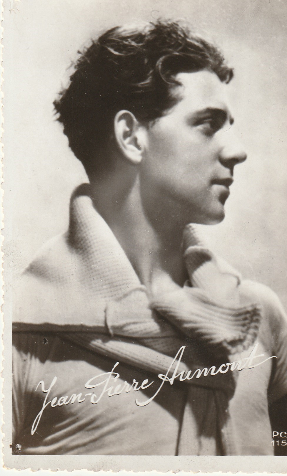 Photo cpsm petit format ARTISTE Comédien Jean-Pierre AUMONT