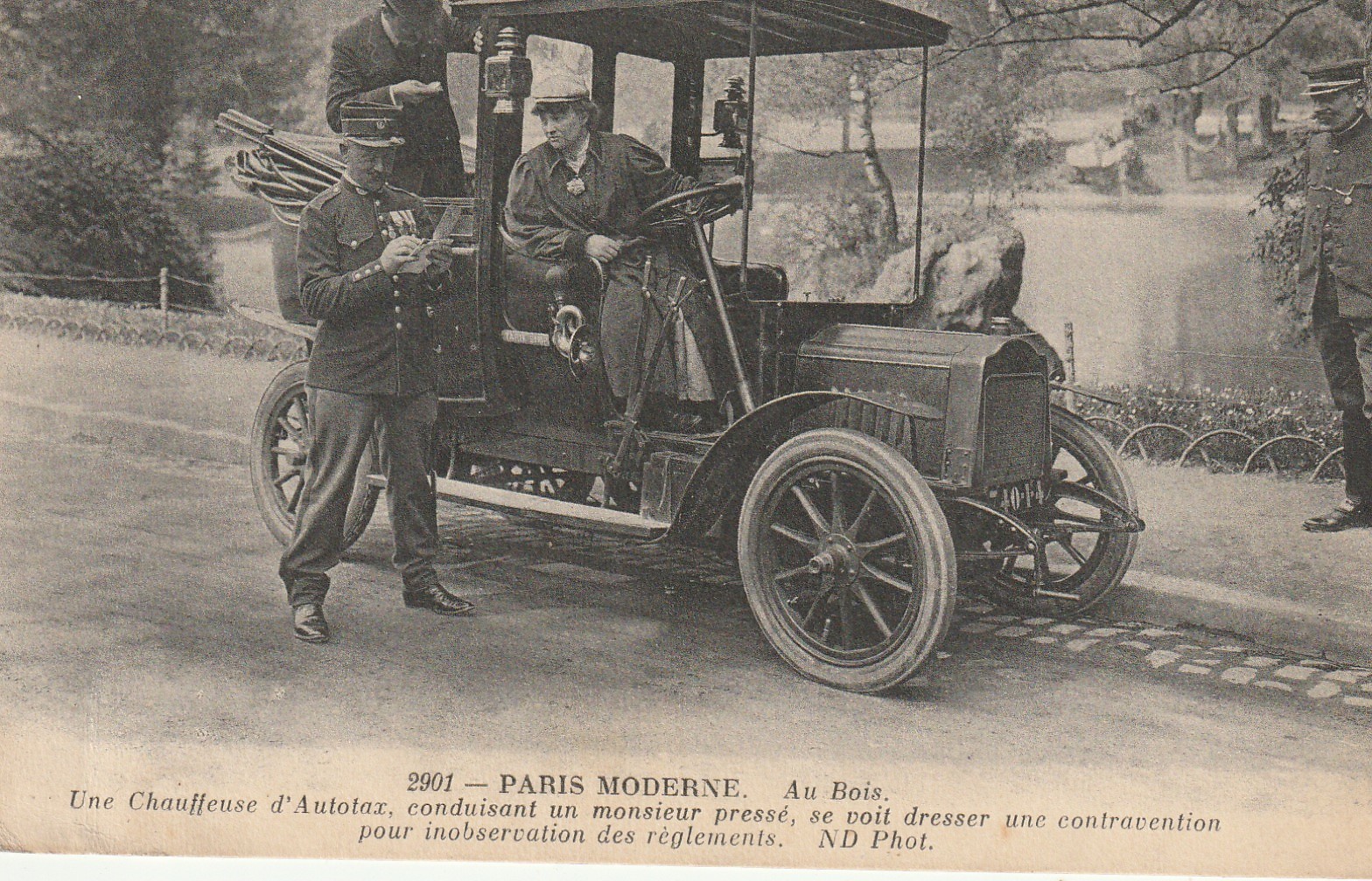 75 PARIS MODERNE. Une Chauffeuse d'Autotax se voit dresser une contravention 1916
