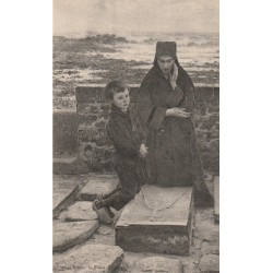 29 RENOUL. La Veuve de l'Île de Sein sur la Tombe de son mari