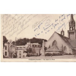 29 PLOUJEAN. Un Coin de la Place avec son Eglise 1938