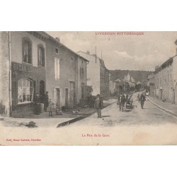 54 LIVERDUN. Bazar Lorrain et attelage Rue de la Gare 1918