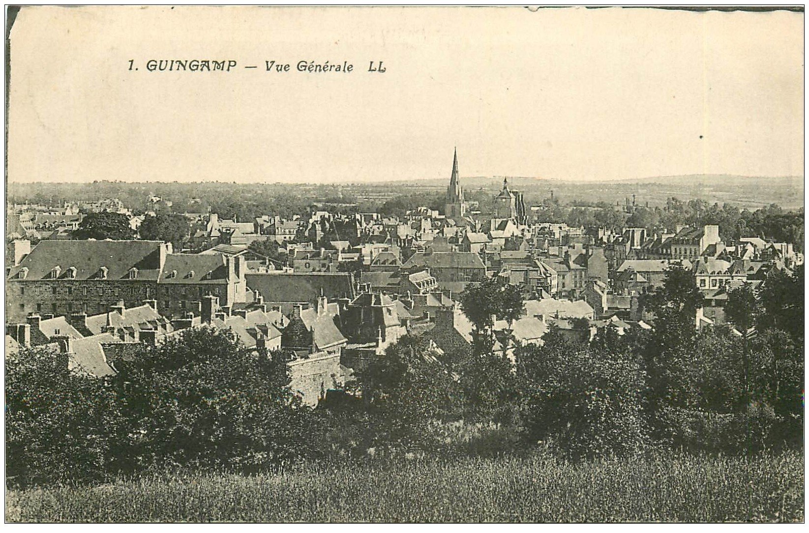 Ancienne Carte Postale Guingamp 1900 – Scène De Rue Animée – Photo Authentique CPA