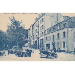 29 PONT-AVEN. Voitures anciennes devant Hôtel des Ajoncs d'Or et annexe Hôtel Julia