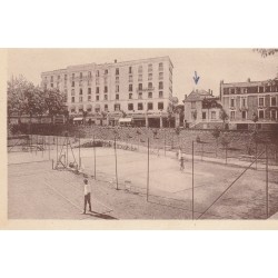 03 NERIS-LES-BAINS. Le Grand Hôtel et le Tennis et la Villa Jeanne d'Arc