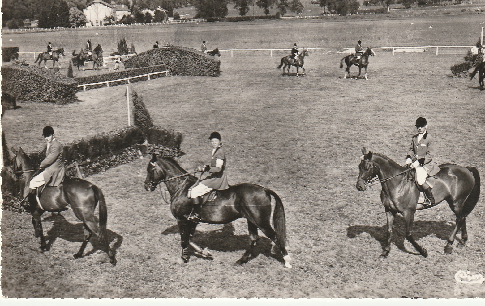 Photo cpsm petit format 88 VITTEL. Le Grand prix hippique 1958