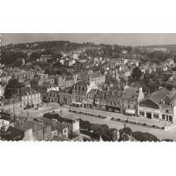 Photo cpsm petit format 35 REDON. Place de la République et Colline de Beaumont 1955