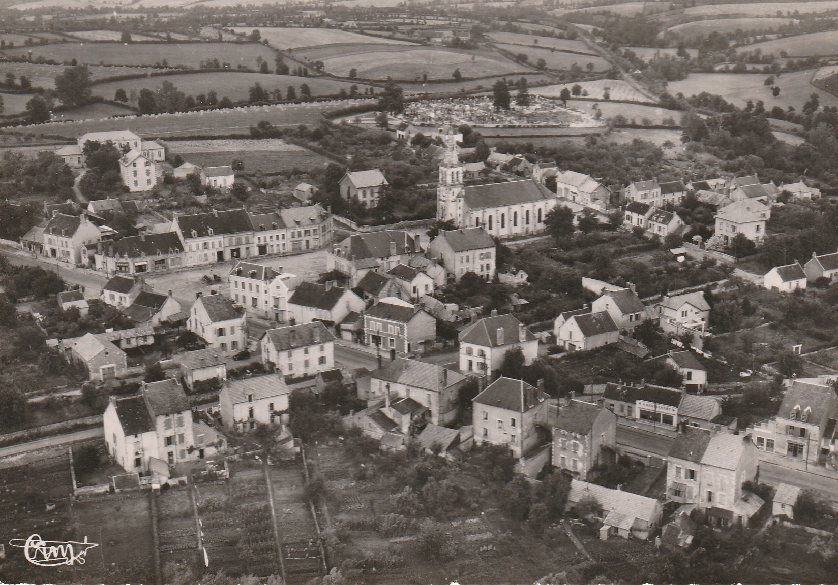 2 Photo cpsm grand format 03 BENEZET. Vue aérienne sur l'Eglise et la Grande Rue 1956