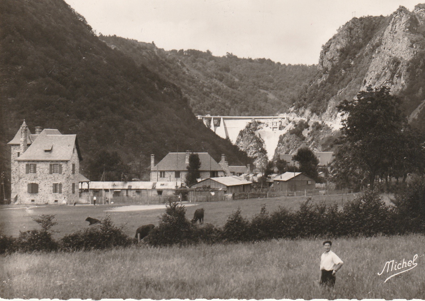 Photo Cpsm grand format 19 Corrèze Cantal GORGES DE LA DORDOGNE. Barrage de l'Aigle vu de la Cité d'Ayne