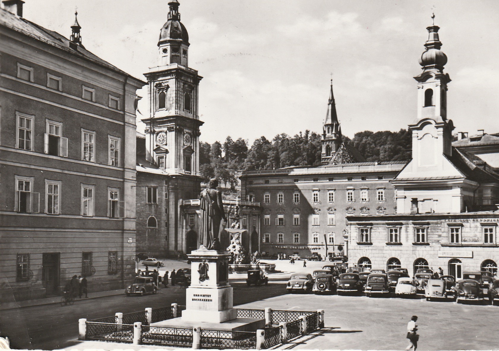 Photo Cpsm grand format Autriche SALZBURG. Mozartplatz Denkmal 1955