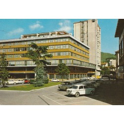 Photo Cpsm grand format CARRARA. Piazza 2 Giugno con Fiat 500 1970