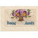 FANTAISIE. Carte brodée fil de soie sur voile. Fleurs Bonne Année