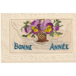 FANTAISIE. Carte brodée fil de soie sur voile. Fleurs Bonne Année