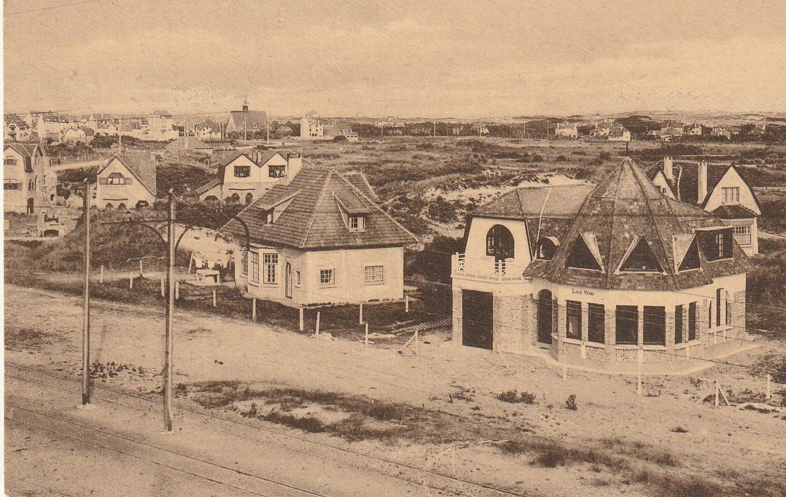 COXYDE. Route Royale Les Villas Lucie-Henri-Villa