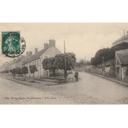 Rare 78 PONTCHARTRAIN. Promeneur et son chien Place de la Mairie 1911