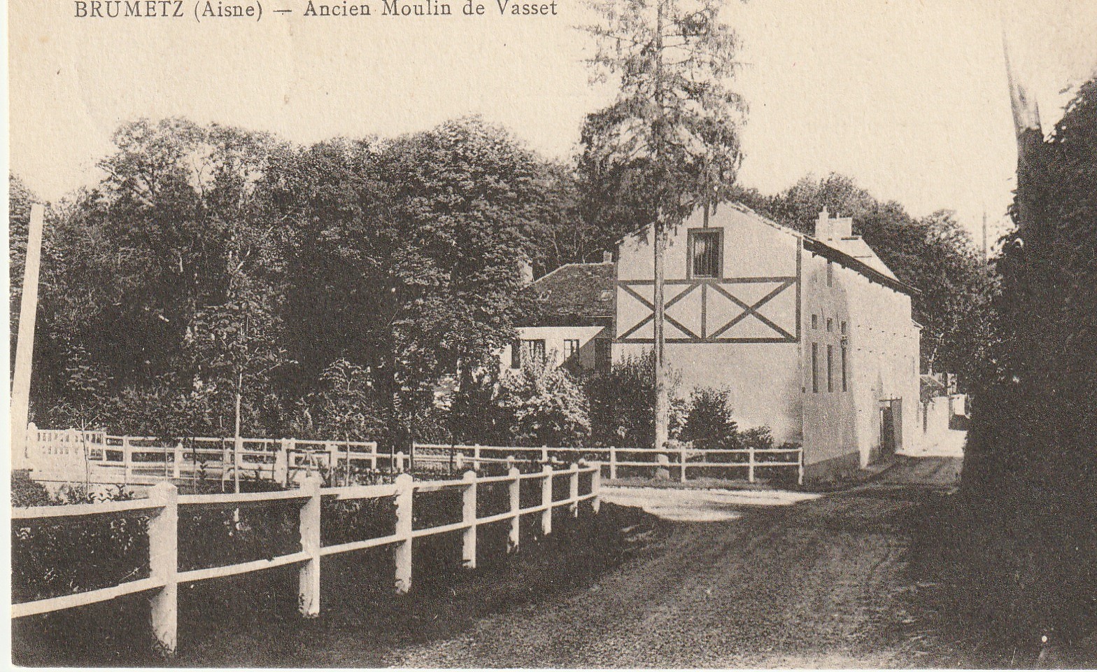 02 BRUMETZ. Ancien Moulin de Vasset vers 1919