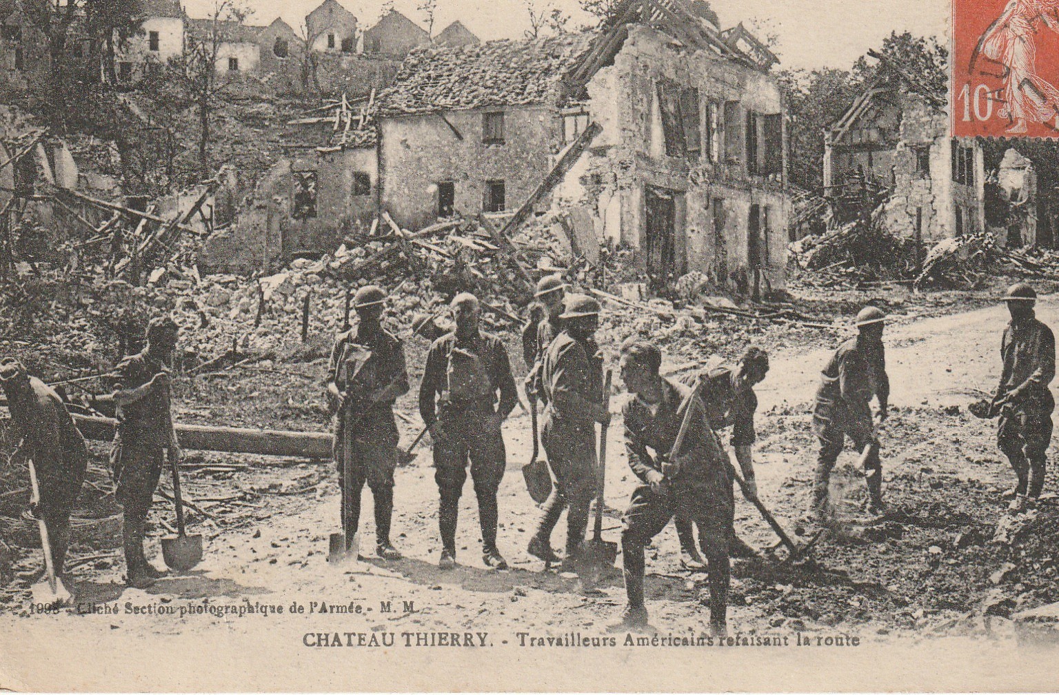 02 CHATEAU-THIERRY. Soldats Travailleurs Américains refaisant la route 1929
