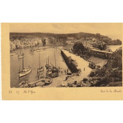 85 ÎLE D'YEU. Barques de Pêcheurs au Port de la Meule 1935