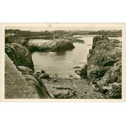 carte postale ancienne 22 ILE DE BREHAT. Les Rochers du Paon 1942. Carte Photo