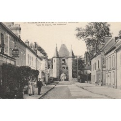 89 VILLENEUVE-SUR-YONNE. Auberge faubourg St-Savinien Porte de Joigny 1930
