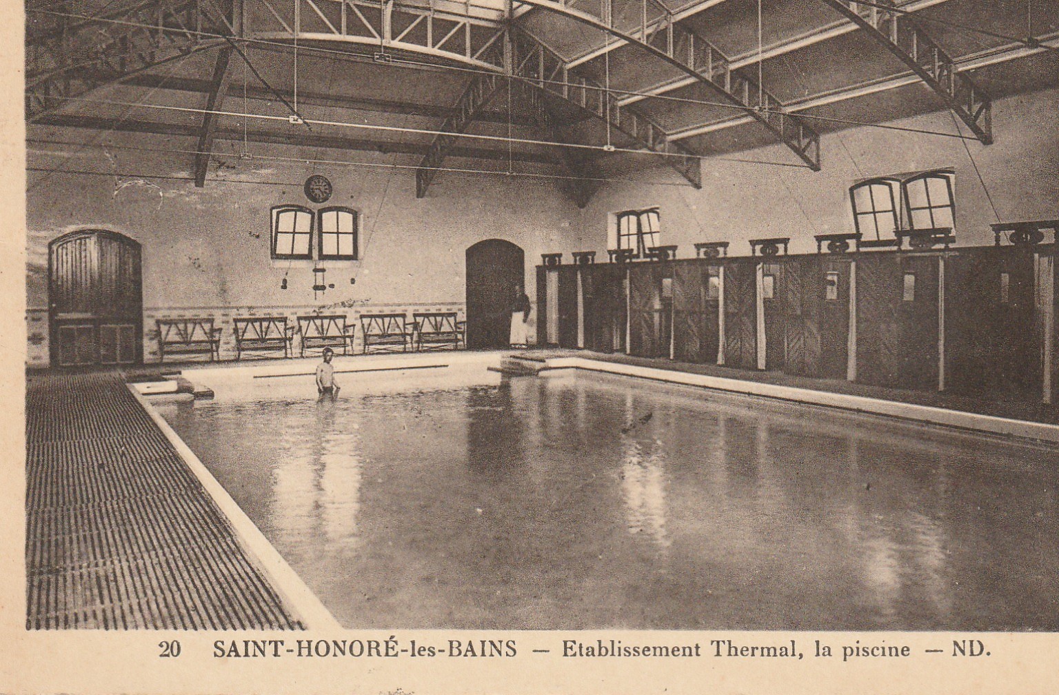 58 SAINT-HONORE-LES-BAINS. La Piscine de l'Etablissement Thermal vers 1935
